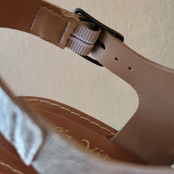 Bella Vita Sandals - Picture 9 of 10